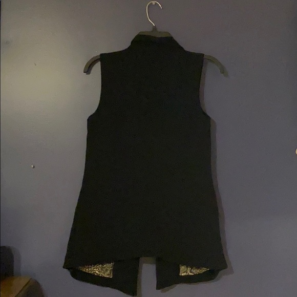 Black Guess vest - Picture 4 of 4